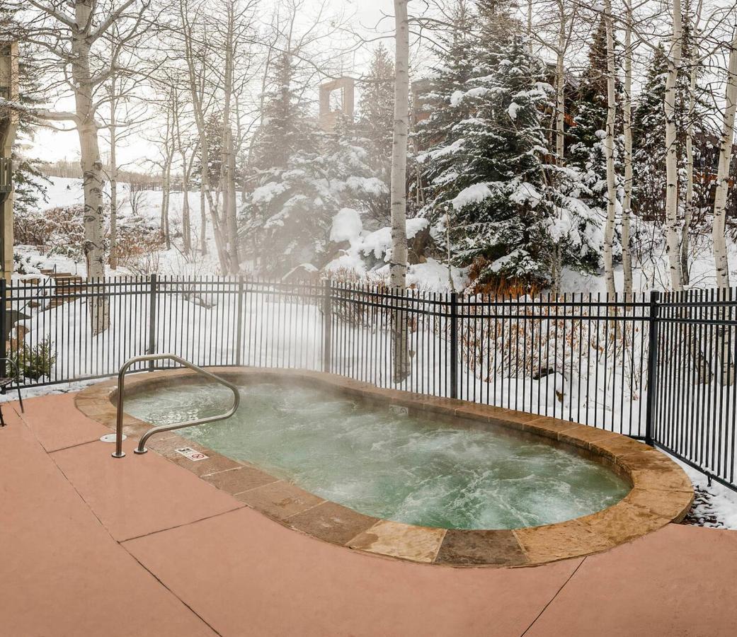 Interlude Condominiums 3-Bedroom Unit 301 Snowmass Village Room photo